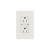 Tomacorriente 125V 15A resistente a manipulaciones, color blanco.