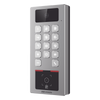 (PoE / 2 Relays) Teclado con Lector Físico de QRs para Exterior Antivandálico IP65 & IK09 con función de Videoportero Multiapartamento / Tarjeta, Código QR, PIN o App HikConnect  / Cámara 2 MP compatible con NVRs /